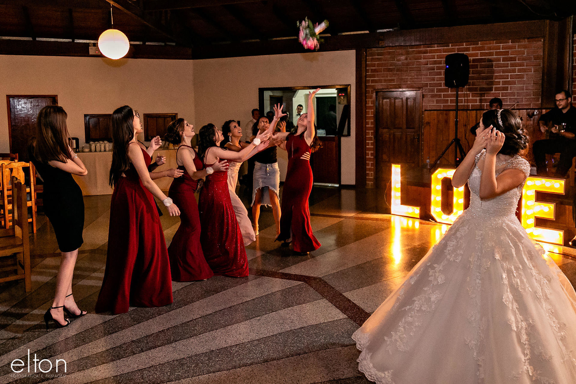 Foto Mirian & Marco | Fotos de Casamento em Jaraguá do Sul Foto Mirian & Marco | Fotos de Casamento em Jaraguá do Sul - Imagem 53