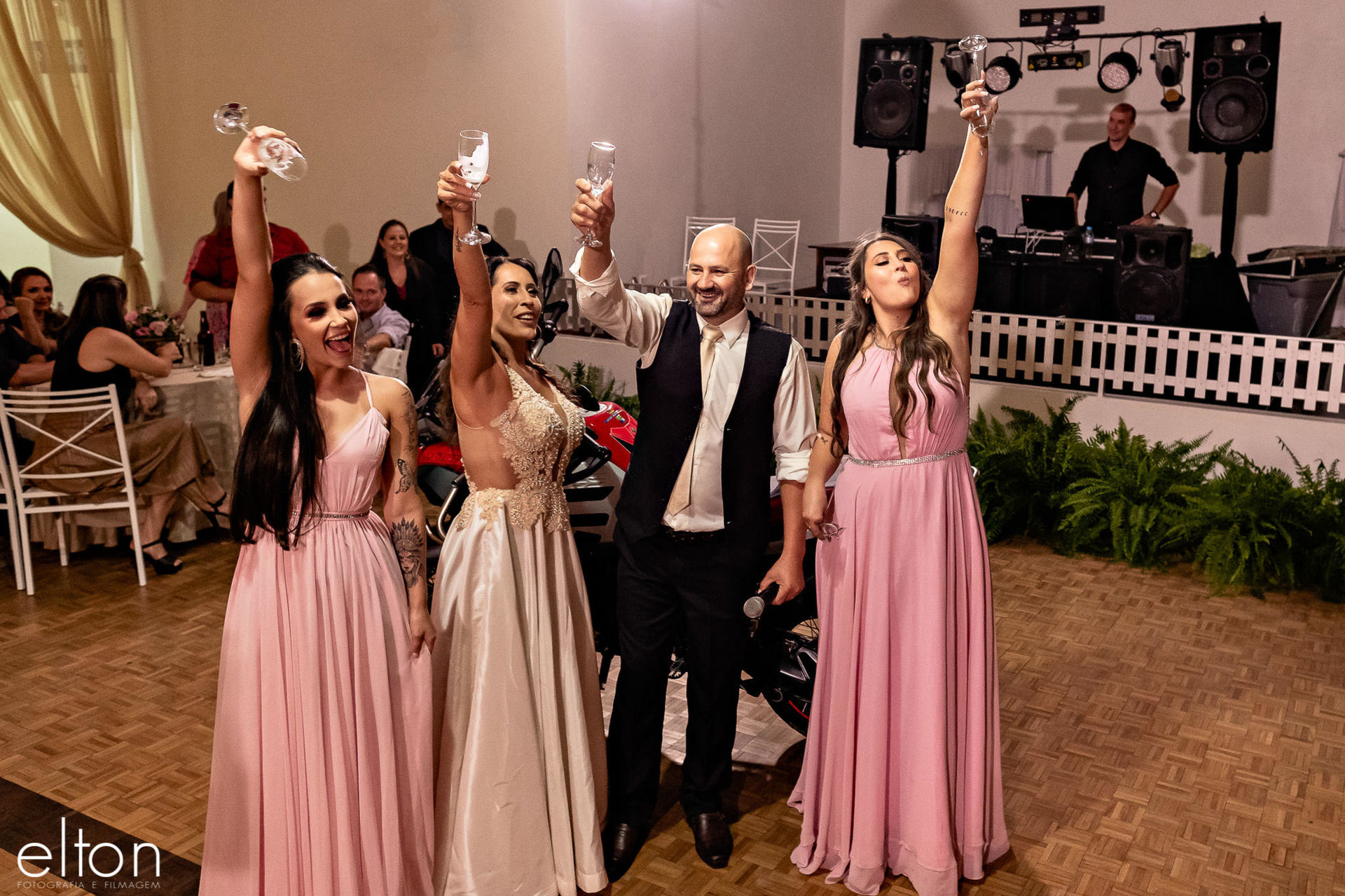 Foto Adriane & Marinho | Bodas de Prata | Pomerode Foto Adriane & Marinho | Bodas de Prata | Pomerode - Imagem 54