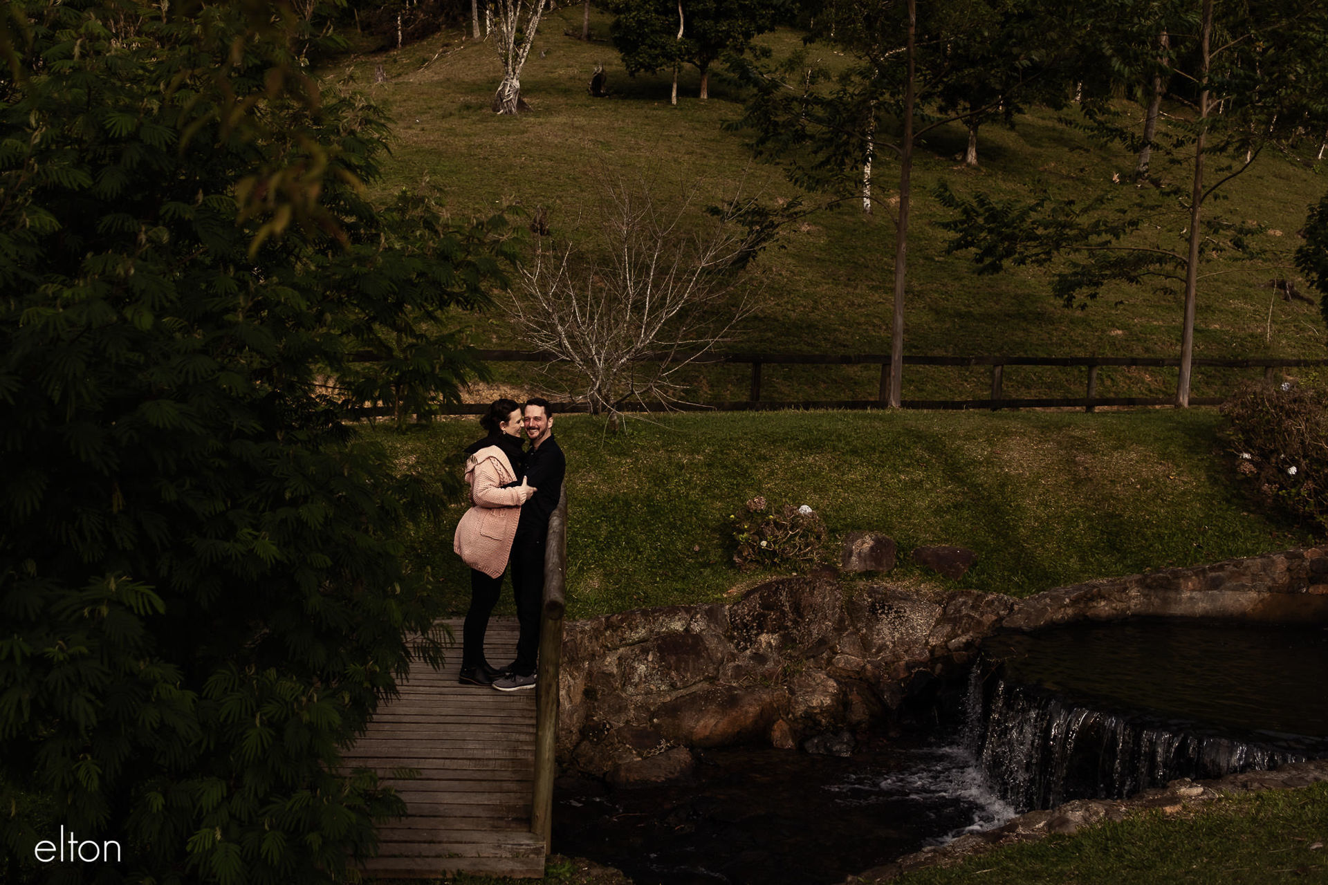 Foto Priscila & Anderson | Fotos de Pré Casamento | Espaço Rio Manso | Jaraguá do Sul Foto Priscila & Anderson | Fotos de Pré Casamento | Espaço Rio Manso | Jaraguá do Sul - Imagem 27
